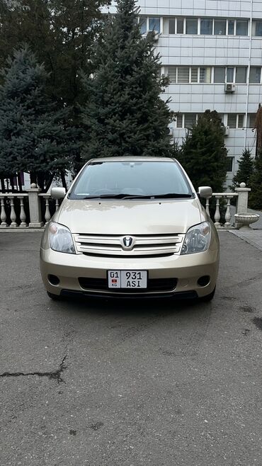 Toyota: Toyota ist: 2003 г., 1.3 л, Автомат, Бензин, Хэтчбэк