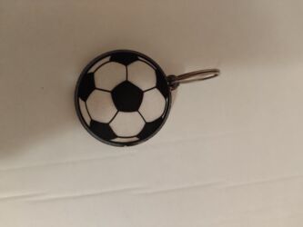 Açar üçün brelok və çexol: Ilk 6 sekildeki breloklarin qiymeti Tek tek 2 azn hamisi birge alana — 12