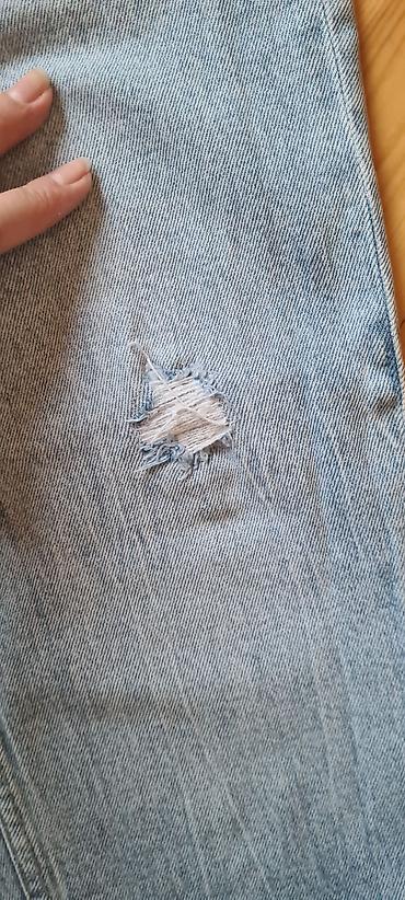 Cinslər: Bershka “Mom Slim” cins şalvar - Rəng: açıq mavi (light wash) denim - — 3