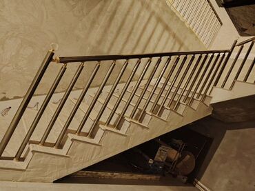 Pilləkən məhəccərləri: Mərmər pilləkənlər üçün metal və dekorativ məhəccər istehsalı və — 9