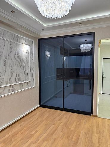 Sifarişlə market vitrinləri: PVC profilindən hazırlanmış mühafizə/post kabini - Ölçü: təxmini 2,5 — 8