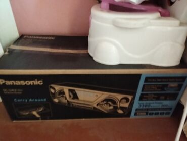 Karaoke: Panasonic SC-UA30 mikro audio sistemi qara rəngdədir və əla səs