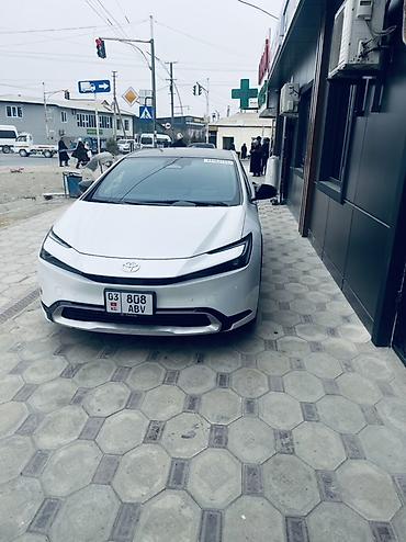 купить г2: Toyota Prius: 2024 г., 2 л, Вариатор, Гибрид, Лифтбек — 1