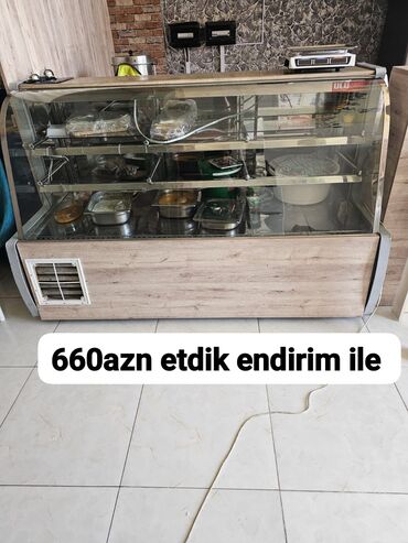 Restoran mebeli: *Vitrin soyuducu ela ideal veziyyetdedir temiz materialdandi unvan