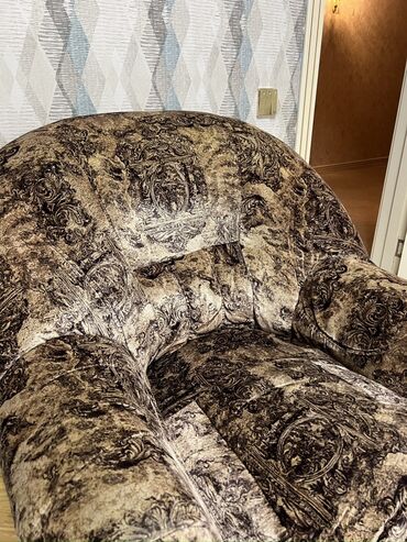 Divan və kreslo dəstləri: İşlənmiş, Divan, 2 kreslo, Divan, Bazasız, Açılmayan — 8