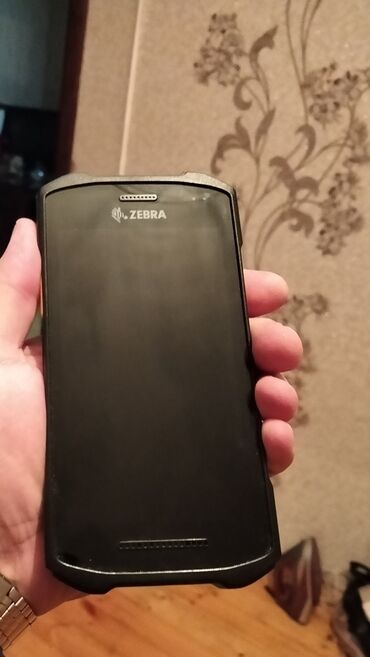 Biznes üçün program təminatı: Zebra brendli sənaye tipli mobil terminal catrlma var - Ekran