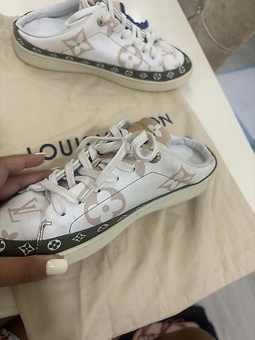 luis viton: Original luis vuitton 38 razmer Ağ rəngli dəri qadın krossovkası – — 1