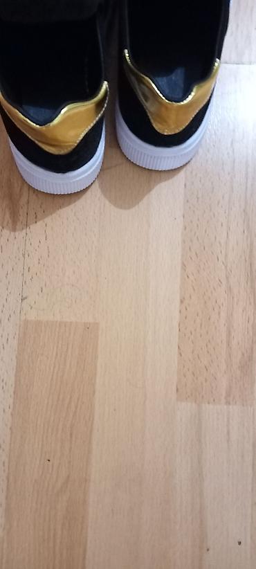 Şəxsi əşyalar: Qara-qızılı slip-on ayaqqabı razmer 39 - Dizayn: Qara üst hissə — 2