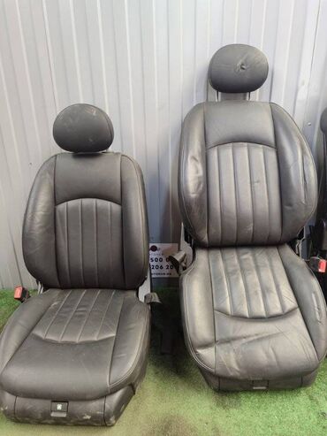 Щитки приборов: Переднее сиденье, Mercedes-Benz