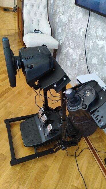 oyun sükanı g29: Logitech G29 sükan dəsti, pedal bloku və sürət qutusu ilə birlikdə