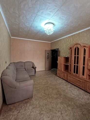 аренда помещения на ошском рынке: 2 бөлмө, 48 кв. м, 105-серия, 4 кабат, Эски ремонт