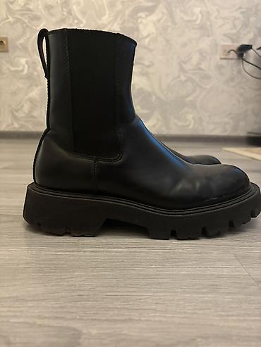 Zara kişi çəkmələri – qalın protektorlu, qara rəng. - Model: Chelsea