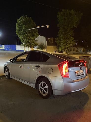 lada 9: Toyota Prius: 2015 г., Гибрид, Хэтчбэк — 1