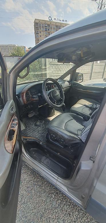 сиденья машина: Hyundai Starex: 2004 г., 2.5 л, Автомат, Дизель, Минивэн — 6