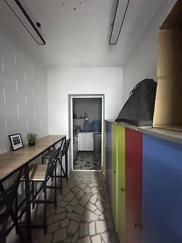 Аренда офисов: Аренда офисов, 198 м², В жилом комплексе, 1 линия — 23