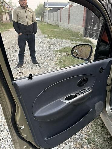 спарк сатуу: Daewoo Matiz: 2006 г., 0.1 - engine capacity л, Кол менен иштөөчү, Бензин, Хетчбек — 7