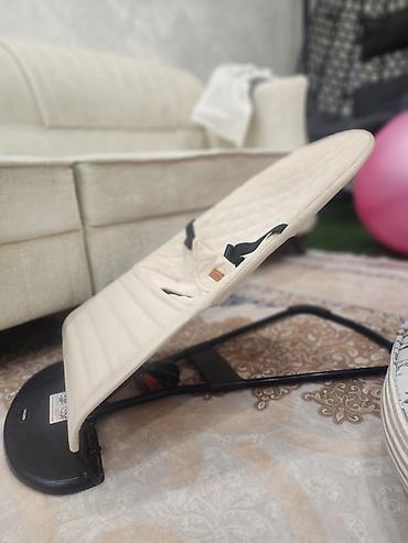 Балдар үчүн шезлонгдор: Детское кресло-шезлонг BabyBjörn Bouncer Balance Soft + кокон-гнездо — 2
