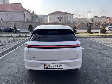 Lixiang: Lixiang L7: 2023 г., 1.5 л, Гибрид, Кроссовер — 4