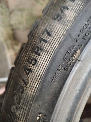 Зимние шины 225/45 R17, шипуемые (отверстия под шипы по всему
