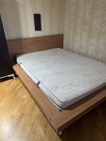 железная кровать односпальная: İkinəfərlik çarpayı, Matras ilə