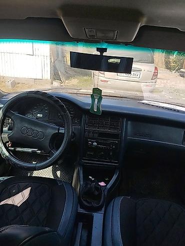 сапог коробка: Audi 80: 1991 г., 1.8 л, Механика, Бензин, Седан — 4