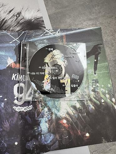 CD, DVD дисктер: Третий альбом Bloo “Fox and the city” Состав набора: - CD-диск с — 2