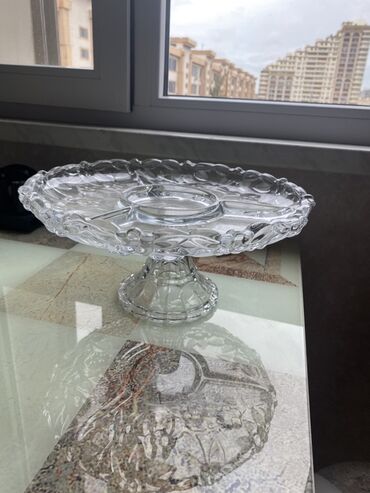 География: Şüşə ayaqlı boşqab – serving stand - Material: qalın, şəffaf şüşə -
