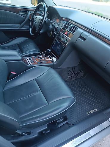 x class: Mercedes-Benz E-Class: 2000 г., Автомат, Седан — 2