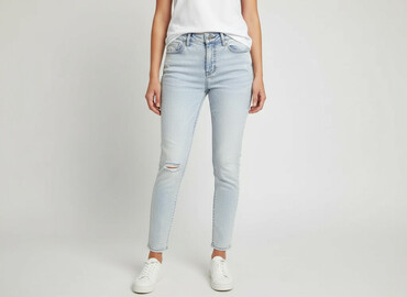 cross jeans zakręt: Beloved, Jeansy damskie, rozmiar M