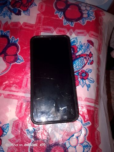 Digər mobil telefonlar: Məhsul: Rəsmi 10A yaddaş 128 gb birdene şüşə ekranında çat var başqa — 6