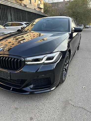 gac gs8: BMW 5 series: 2021 г., Седан — 2