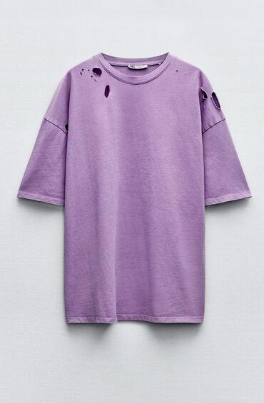 Hyundai: Bənövşəyi rəngdə oversize kəsimli t‑şört. - Material: yumşaq pambıq