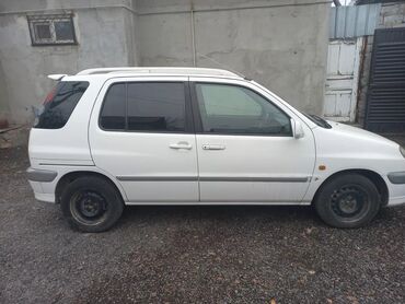 Toyota: Toyota Raum: 2000 г., 1.5 л, Автомат, Бензин, Универсал