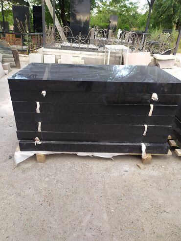 Ритуальные услуги: Изготовление памятников, Облицовка надгробий, Изготовление табличек | Габбро | Оформление — 25