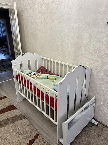 Эмерек: Продаю две детские кровати в отличном состоянии 1 Прямоугольная — 1