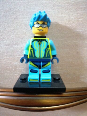 oyuncaq xəncərlər: Lego stunz figur