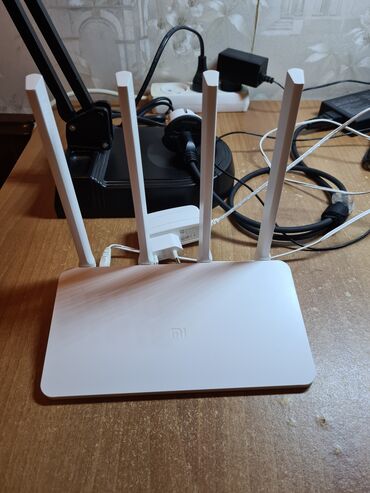 xiaomi router: Az işlənmiş Router Xiaomi Mi 3C satılır. Şəbəkəsi Böyük ərazini əhatə