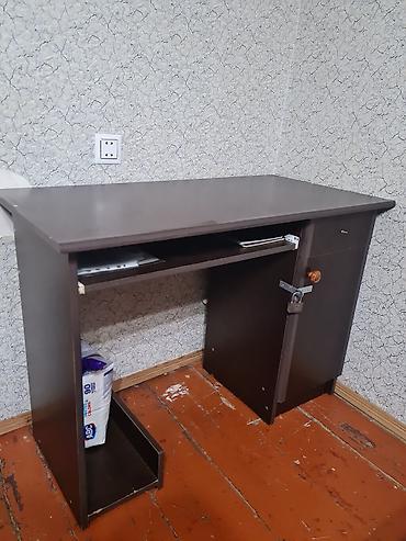 islenmis ofis kreslolari: Düz masa, Polkalı, Siyirməli, Sadə laminat — 3