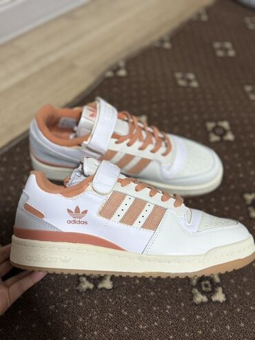Кроссовки и спортивная обувь: Мужские кроссовки, 45, Adidas, Новый, цвет - Белый, Платная доставка, Самовывоз