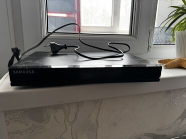 жесткие диски usb type c: DVD-плеер Samsung в черном корпусе. Поддерживает воспроизведение