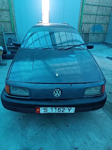 Volkswagen: Volkswagen Passat: 1989 г., 1.8 л, Механика, Бензин, Универсал