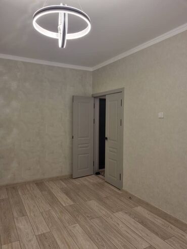продаю квартиру боконбаева: 2 комнаты, 67 м², Без мебели