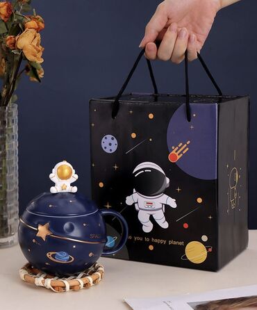 ложка серебро: Кружка в подарочной коробке «Космонавт» Цвет: Синий • Подарочная