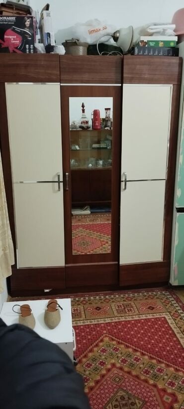 koridorda qarderob: Гардеробный шкаф, Б/у, 3 двери, Распашной, Прямой шкаф, Турция