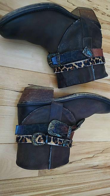 jordan 4 black cats: Ženske kožne gležnjače, tamno braon boje, sa niskom blok potpeticom i — 5