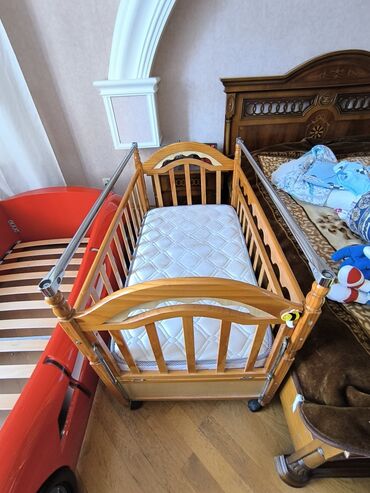 Oğlan və qız üçün, Dördbucaq, Beşik, Dəst ilə, Matras ilə, Yellənmə mexanizm ilə