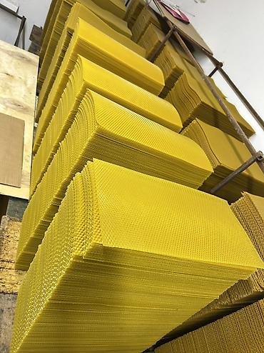 Воск: Акция акция 3100 сом натуральная 5 кг в коробке Вощина пчеловодная — 2