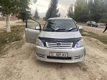 Toyota Ipsum: 2001 г., Минивэн