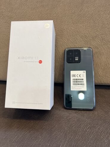 aparatura kredit: Xiaomi 13, 256 ГБ, цвет - Серый, 
 Гарантия, Сенсорный, Отпечаток пальца