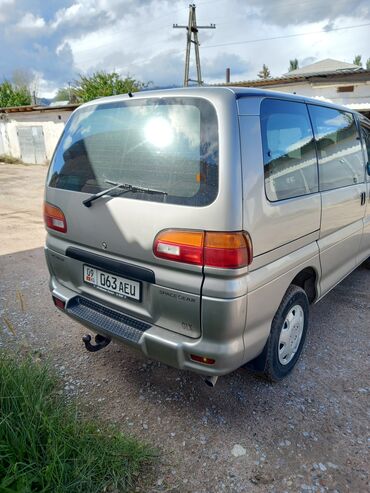 hyundai santa fe бишкек цена: Mitsubishi Space Gear: 2000 г., 2 л, Механика, Бензин, Минивэн